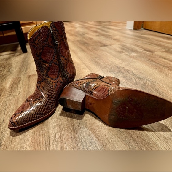 Free People New Frontier Snake Print Western Ankle Boots Size 41 - Picture 6 of 8